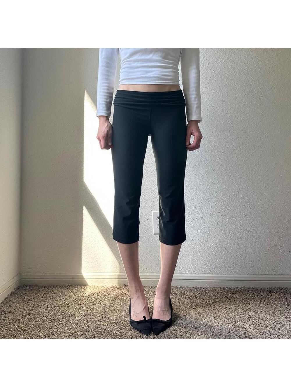 Vintage y2k Nike low rise wide leg black cropped athletic wear capris